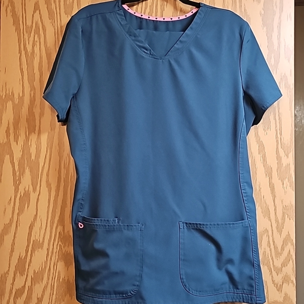 Scrub set